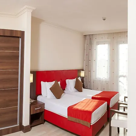 Kum Hotell Side