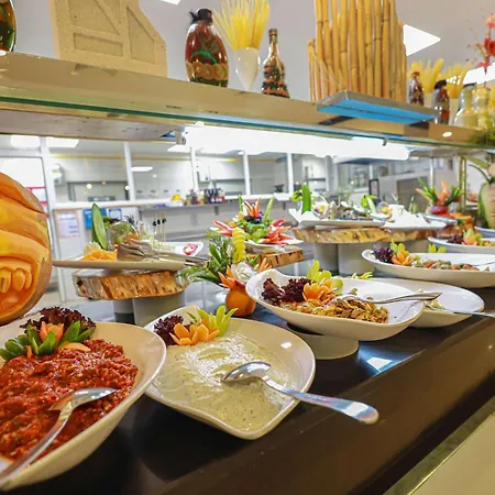 Kum Hotel 5*