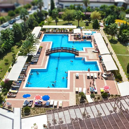 Kum Hotel 5*